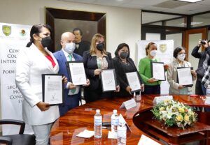 Firma-de-Convenio-entre-el-Poder-Judicial-y-el-Congreso-del-Estado..jpg