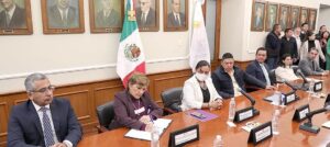 Dip.-Dolores-Eliza-Garcia-Roman-Firma-Acuerdo-de-Civilidad-e1700777515826.jpg