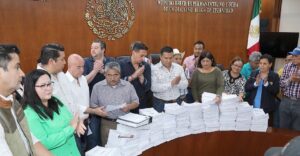Habitantes-de-Villa-de-Pozos-presentan-firmas-para-su-municipalizacion_.jpg