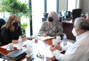 Dip.-Yolanda-Josefina-Cepeda-Reunion-con-el-secretario-de-Salud.jpg