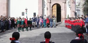 Honores-a-la-Bandera-e1708720539551.jpg