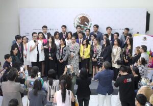 Rueda-de-Prensa-Parlamentao-de-las-y-los-Jovenes.jpg