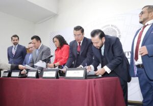 Firma de convenios entre Poderes Legislativo, Judicial. Ejecutivo y CDEEPACe21.