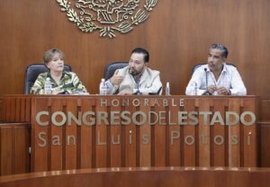 Dip. Héctor Serrano Cortés reunión con trabajadores del Congreso del Estado.