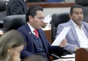 Dip. César Arturo Lara Rocha (2)