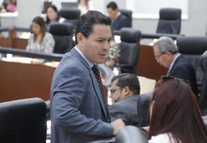 Dip. César Arturo Lara Rocha (4)