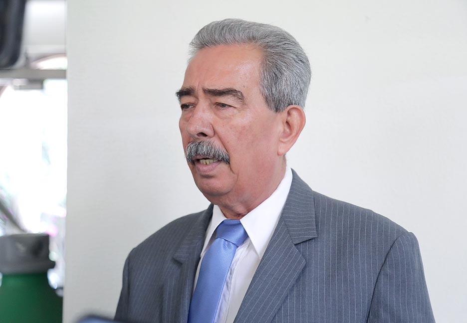 Dip. Crisógono Pérez López