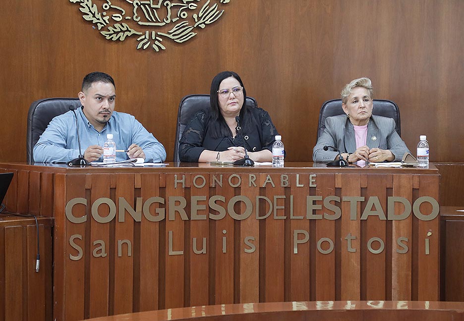 Dip. Martha Aradillas reunión con responsables de Anexos