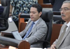 Dip. César Arturo Lara Rocha (6)