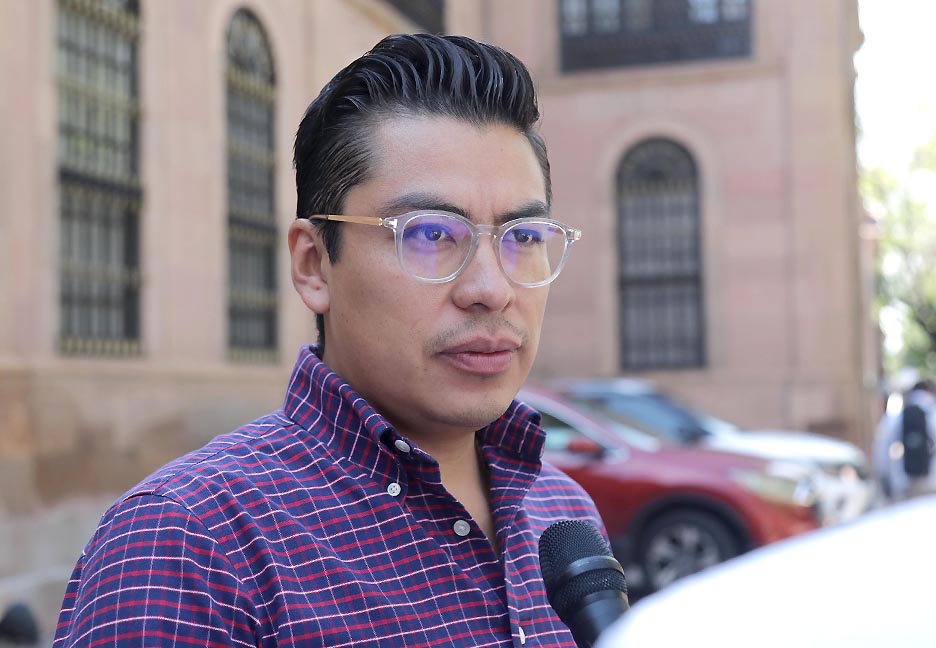 Dip. Cuauhtli Fernando Badillo Moreno (19)